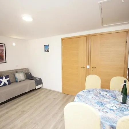 Apartment With A Parking Space Punat, Krk - 21293 *